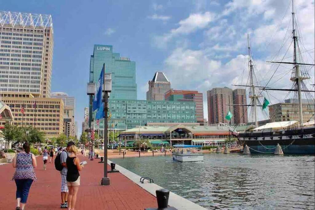 King Bed Inner Harbor Oasis Close To Everything Baltimore Exterior foto